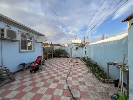 4 otaqlı həyət evi/bağ evi - Bülbülə q. - 90 m²