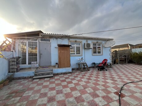 4 otaqlı həyət evi/bağ evi - Bülbülə q. - 90 m²