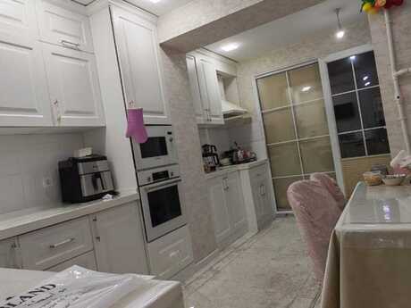 4 otaqlı köhnə tikili - Xalqlar Dostluğu m. - 125 m²