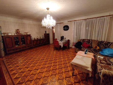 4 otaqlı köhnə tikili - Nəriman Nərimanov m. - 110 m²