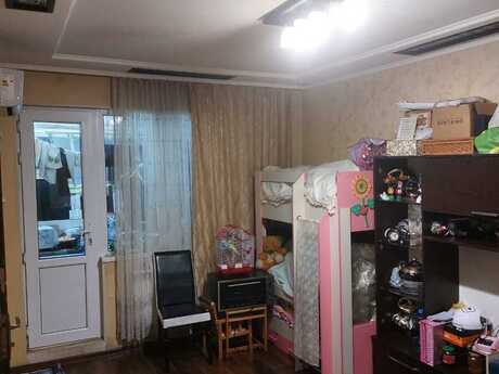 1 otaqlı köhnə tikili - Binəqədi r. - 30 m²