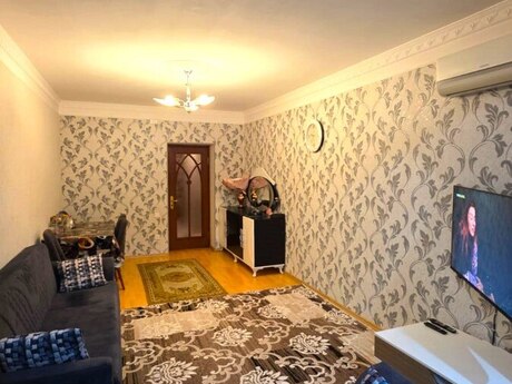 2 otaqlı köhnə tikili - Neftçilər m. - 60 m²