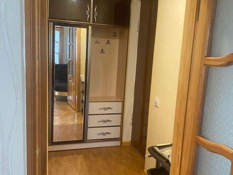 2 otaqlı köhnə tikili - Elmlər Akademiyası m. - 45 m²