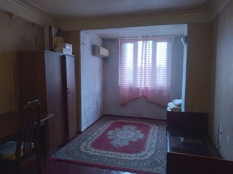 1 otaqlı köhnə tikili - İnşaatçılar m. - 35 m²