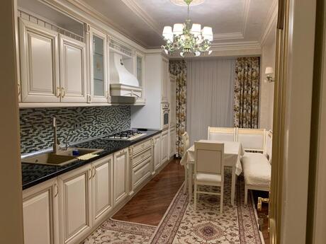 4 otaqlı yeni tikili - Nizami m. - 180 m²