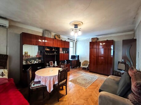 2 otaqlı köhnə tikili - 28 May m. - 40 m²