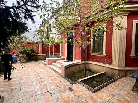 Объявление №6086347 - Баку, Низаминский  р., 5-комн., 240 м²