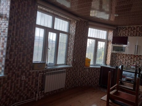 5 otaqlı həyət evi/bağ evi - Səngəçal q. - 220 m²