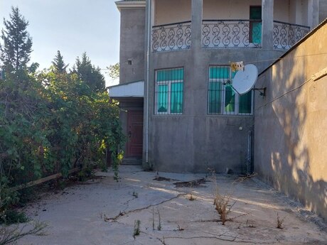 5 otaqlı həyət evi/bağ evi - Səngəçal q. - 220 m²