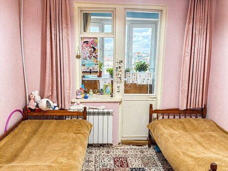 4 otaqlı köhnə tikili - Xalqlar Dostluğu m. - 105 m²