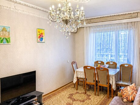 4 otaqlı köhnə tikili - Xalqlar Dostluğu m. - 105 m²