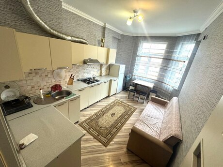 1 otaqlı yeni tikili - Ağ şəhər q. - 52 m²
