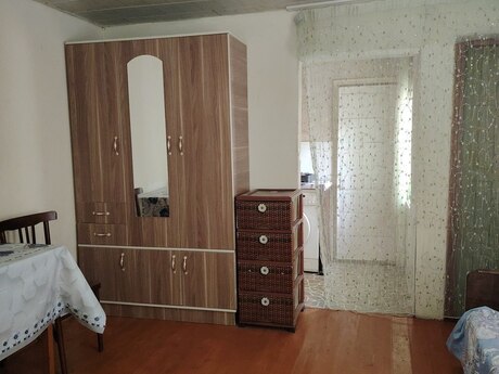 1 otaqlı həyət evi/bağ evi - Elmlər Akademiyası m. - 25 m²