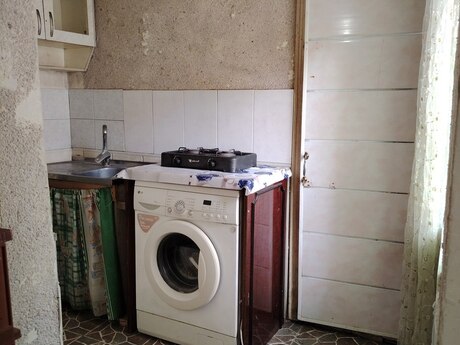 1 otaqlı həyət evi/bağ evi - Elmlər Akademiyası m. - 25 m²