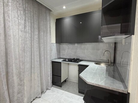 2 otaqlı köhnə tikili - Memar Əcəmi m. - 45 m²