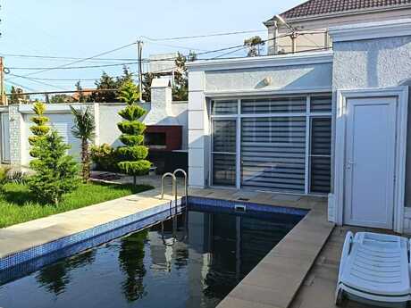 4 otaqlı həyət evi/bağ evi - Şüvəlan q. - 300 m²