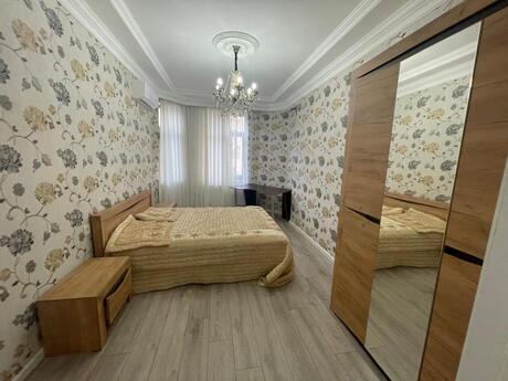4 otaqlı yeni tikili - Şah İsmayıl Xətai m. - 170 m²