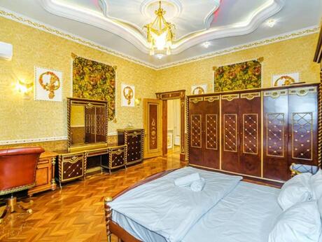 5 otaqlı köhnə tikili - Sahil m. - 220 m²