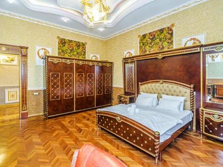 5 otaqlı köhnə tikili - Sahil m. - 220 m²