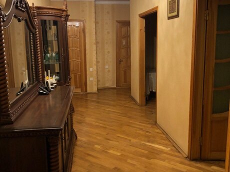 3 otaqlı köhnə tikili - Yasamal r. - 113 m²