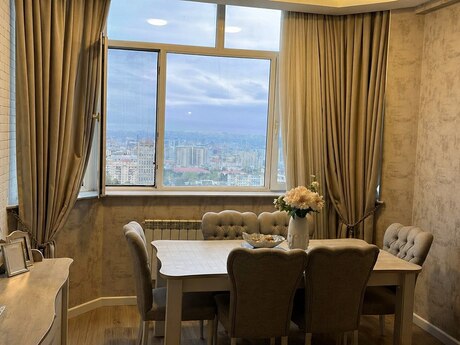 4 otaqlı yeni tikili - İnşaatçılar m. - 100 m²