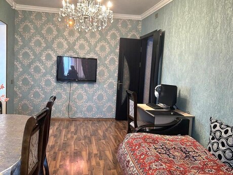 2 otaqlı köhnə tikili - Memar Əcəmi m. - 75 m²