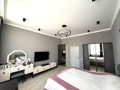 3-комн. новостройка - м. Низами - 100 м²