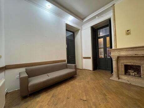 4 otaqlı köhnə tikili - İçəri Şəhər m. - 120 m²