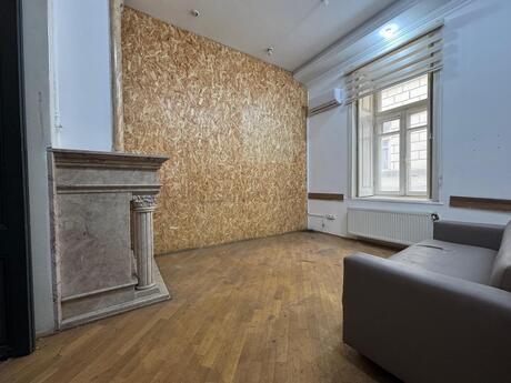 4 otaqlı köhnə tikili - İçəri Şəhər m. - 120 m²