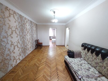 2 otaqlı köhnə tikili - Neftçilər m. - 55 m²