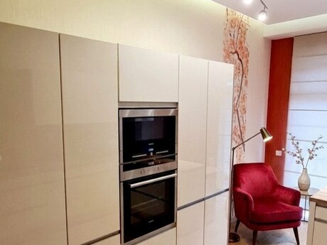 4 otaqlı yeni tikili - Ağ şəhər q. - 150 m²