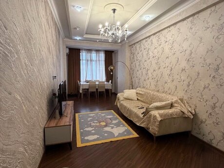 3-комн. новостройка - м. 28 мая - 118 м²