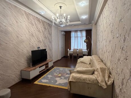 3-комн. новостройка - м. 28 мая - 118 м²