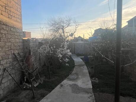 3 otaqlı həyət evi/bağ evi - Qala q. - 85 m²