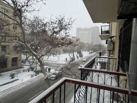 Elan №6086881 - Bakı, 28 May m., 3 otaqlı, 100 m², 3/5 mərtəbə