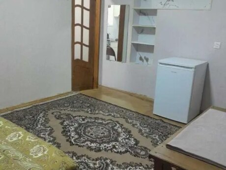 1 otaqlı həyət evi/bağ evi - Əhmədli m. - 20 m²