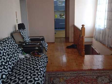 6 otaqlı həyət evi/bağ evi - Keşlə q. - 400 m²
