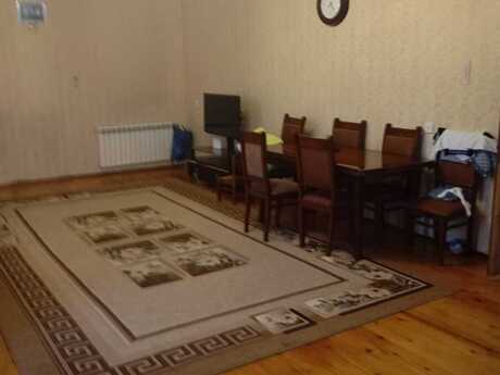 6 otaqlı həyət evi/bağ evi - Keşlə q. - 400 m²