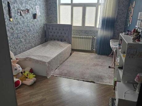 4 otaqlı köhnə tikili - Yeni Günəşli q. - 100 m²