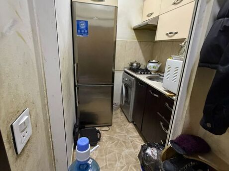 2 otaqlı köhnə tikili - Azadlıq Prospekti m. - 45 m²
