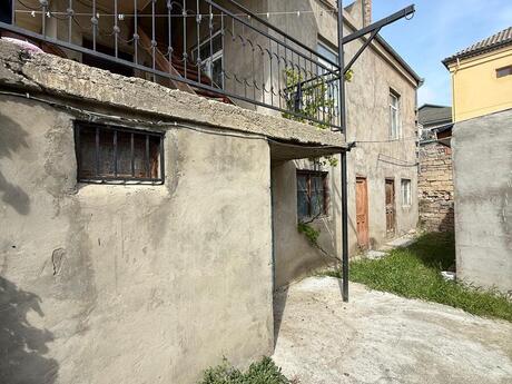 6 otaqlı həyət evi/bağ evi - Əhmədli m. - 200 m²