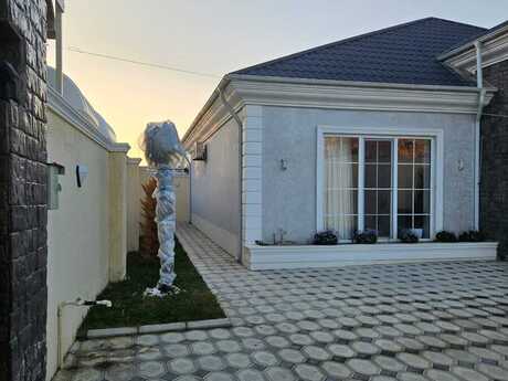 4 otaqlı həyət evi/bağ evi - Əmircan q. - 180 m²