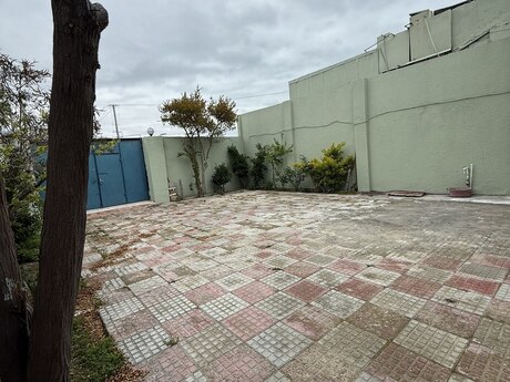 6 otaqlı həyət evi/bağ evi - 20-ci sahə q. - 250 m²