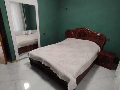 4 otaqlı həyət evi/bağ evi - Şüvəlan q. - 180 m²