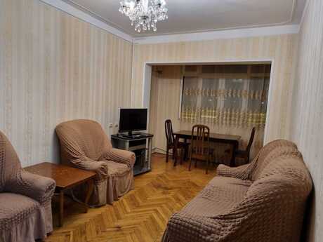 2 otaqlı köhnə tikili - Azadlıq Prospekti m. - 75 m²