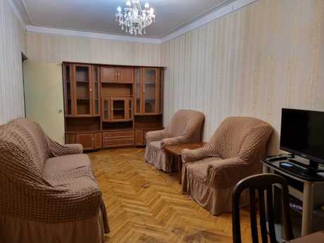 2 otaqlı köhnə tikili - Azadlıq Prospekti m. - 75 m²