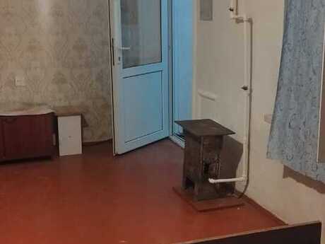 1 otaqlı həyət evi/bağ evi - Həzi Aslanov q. - 30 m²