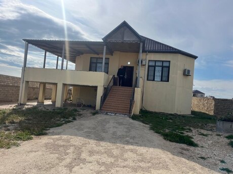4 otaqlı həyət evi/bağ evi - Türkan q. - 219 m²