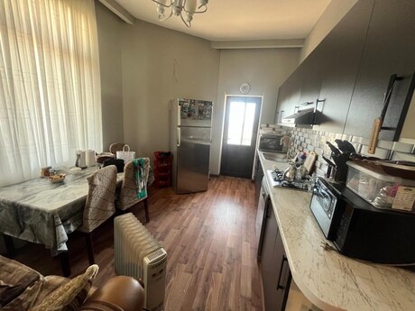4 otaqlı həyət evi/bağ evi - Türkan q. - 219 m²