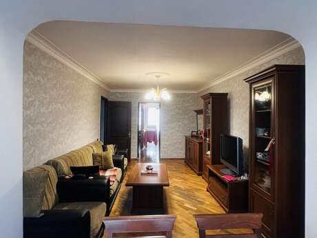 3 otaqlı köhnə tikili - Gənclik m. - 75 m²